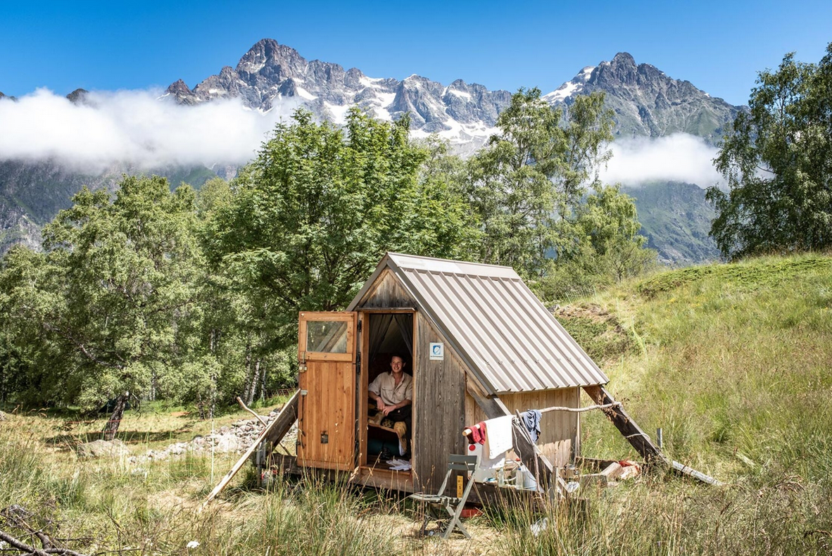 Cabane de berger - Vallée du Valgaudemar, parc national des Écrins, Hautes-Alpes, juillet 2023.
