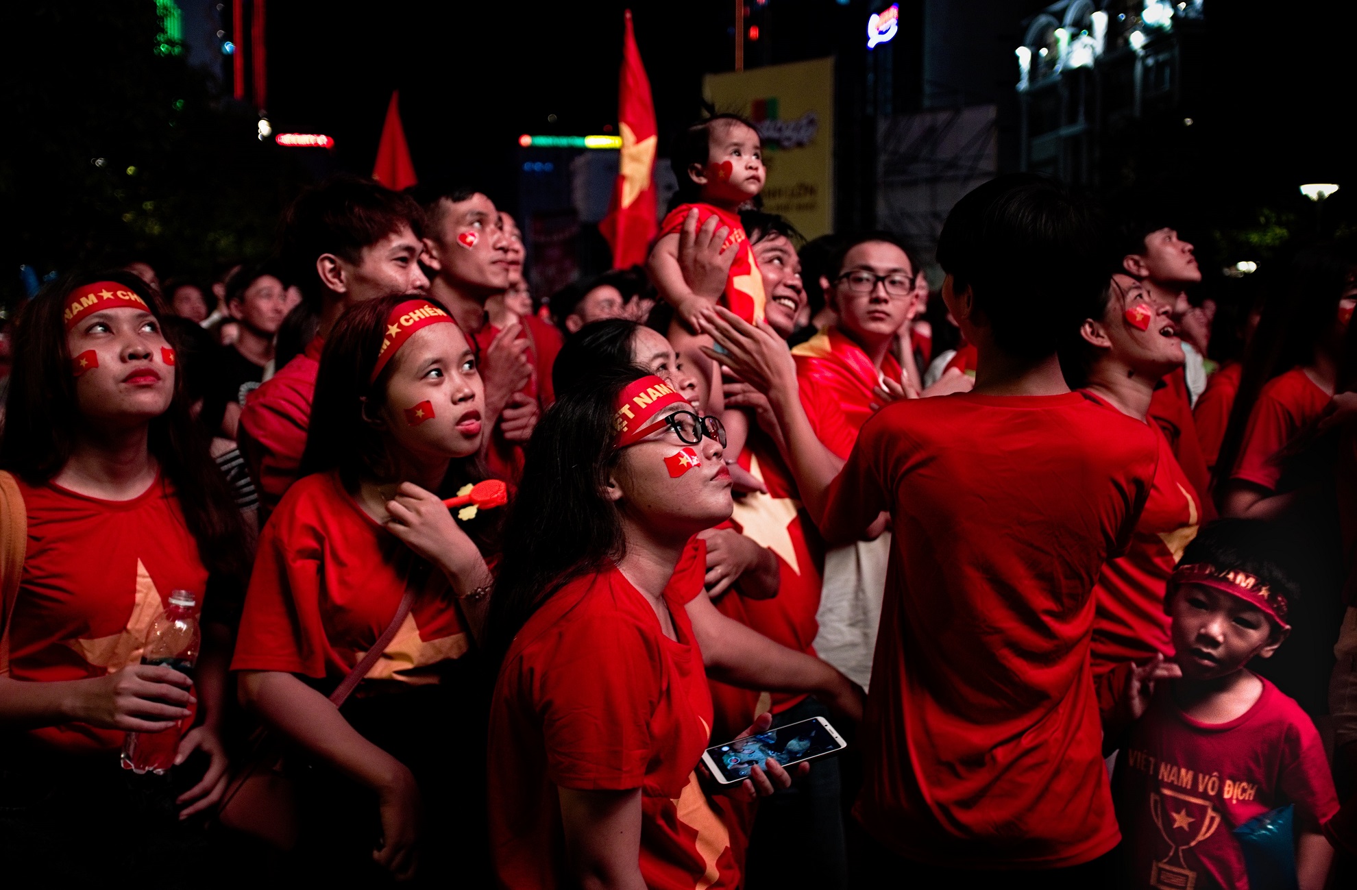 La vie en rouge, Saigon, Football