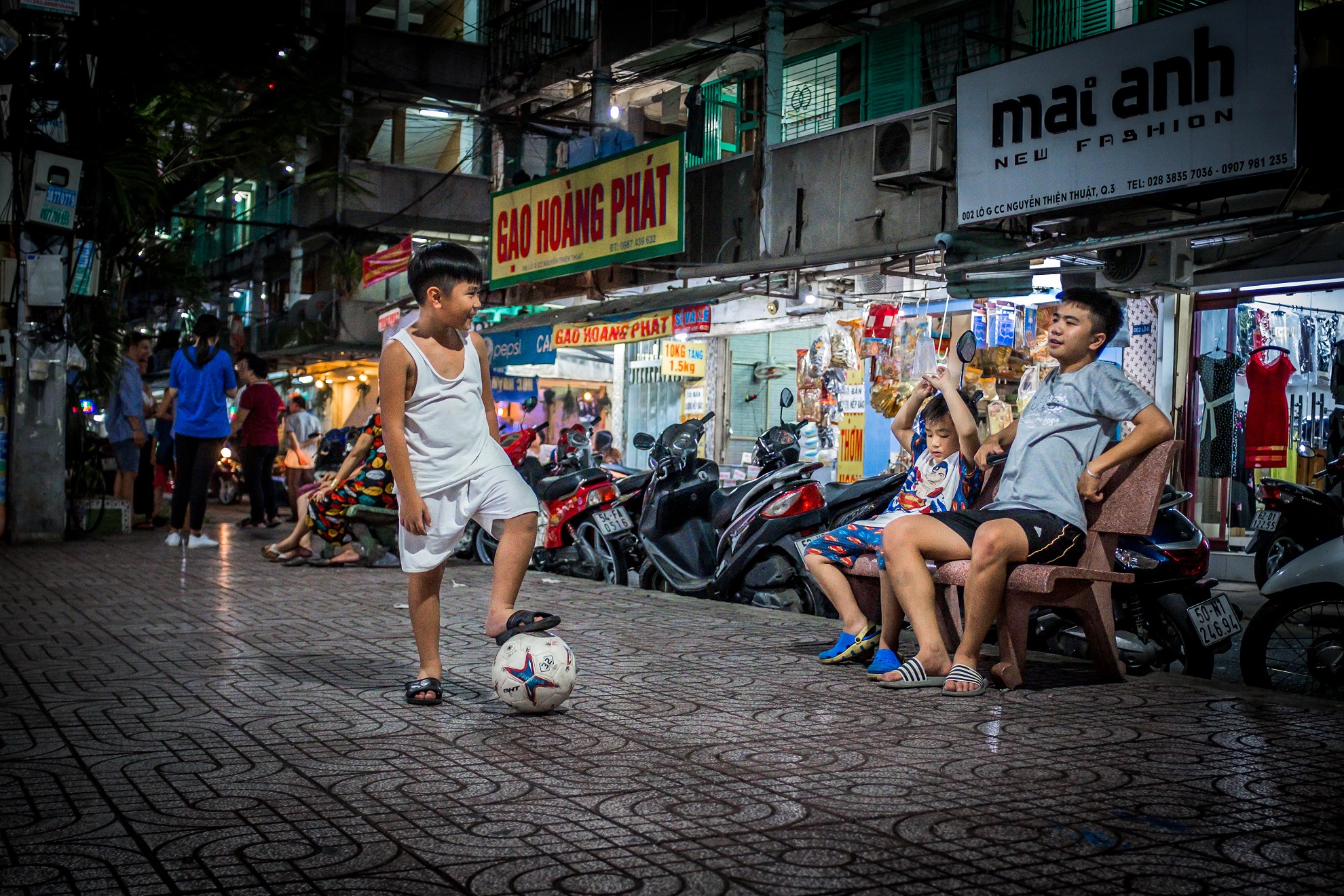 Soirée foot, Saigon la nuit
